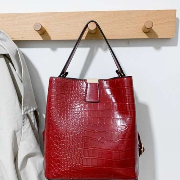 Red Leather Patterned Purse, Tote, Handbag, Shoulder Bag - Picture 4 of 9